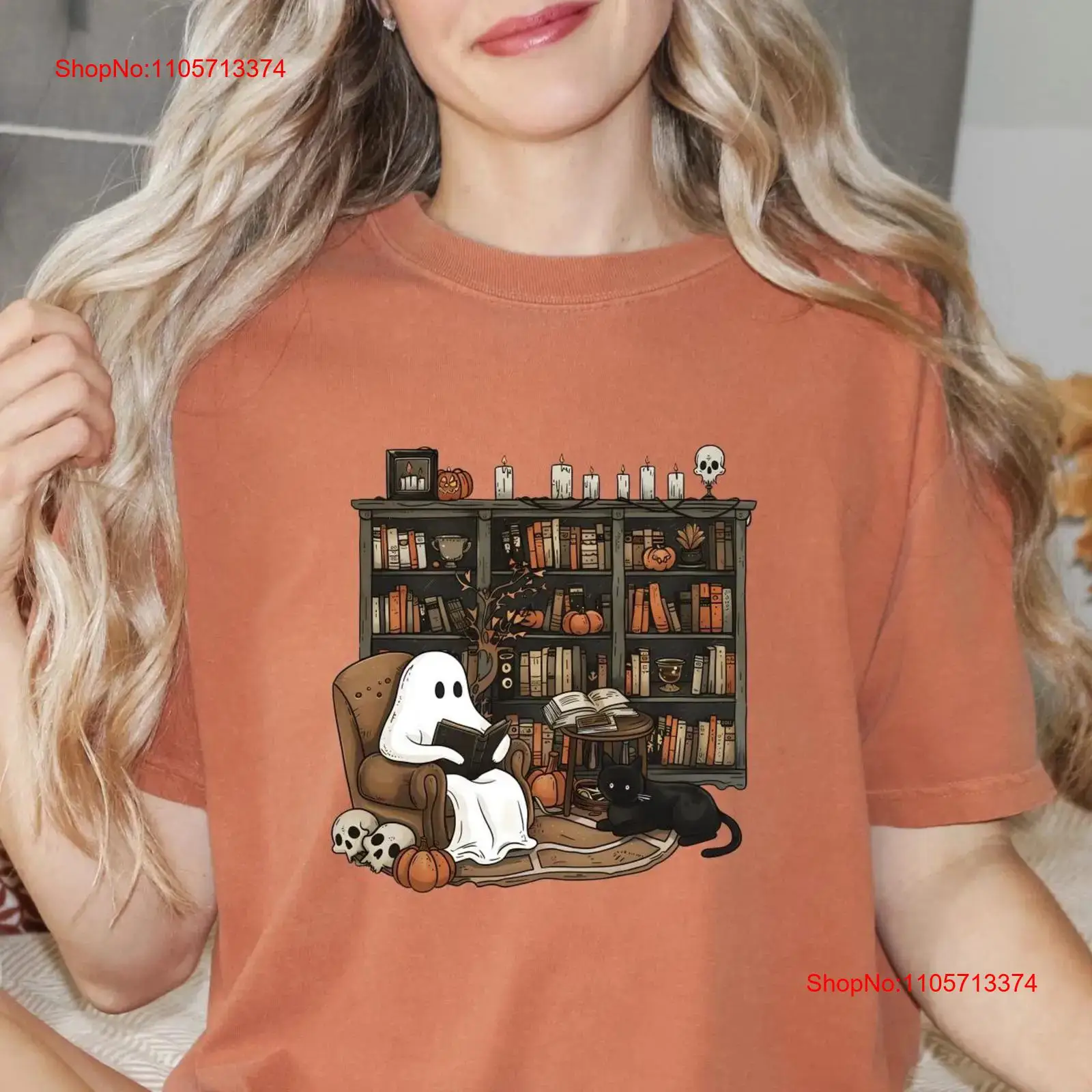 Vintage Fashion Library - เสื้อยืด Bookish Ghost ลายห้องสมุดสุดหลอน สำหรับคนรักหนังสือ สไตล์วินเทจ
