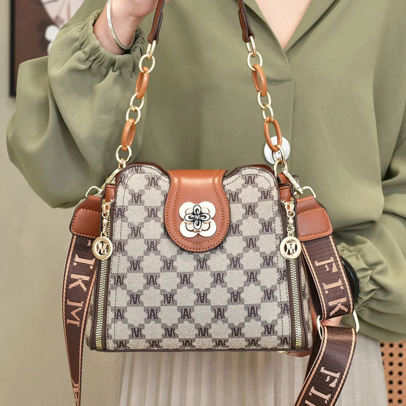 กระเป๋าสะพายไหล่พิมพ์ลายตัวอัก - Vintage Women Fashion บทวิจารณ์และราคา